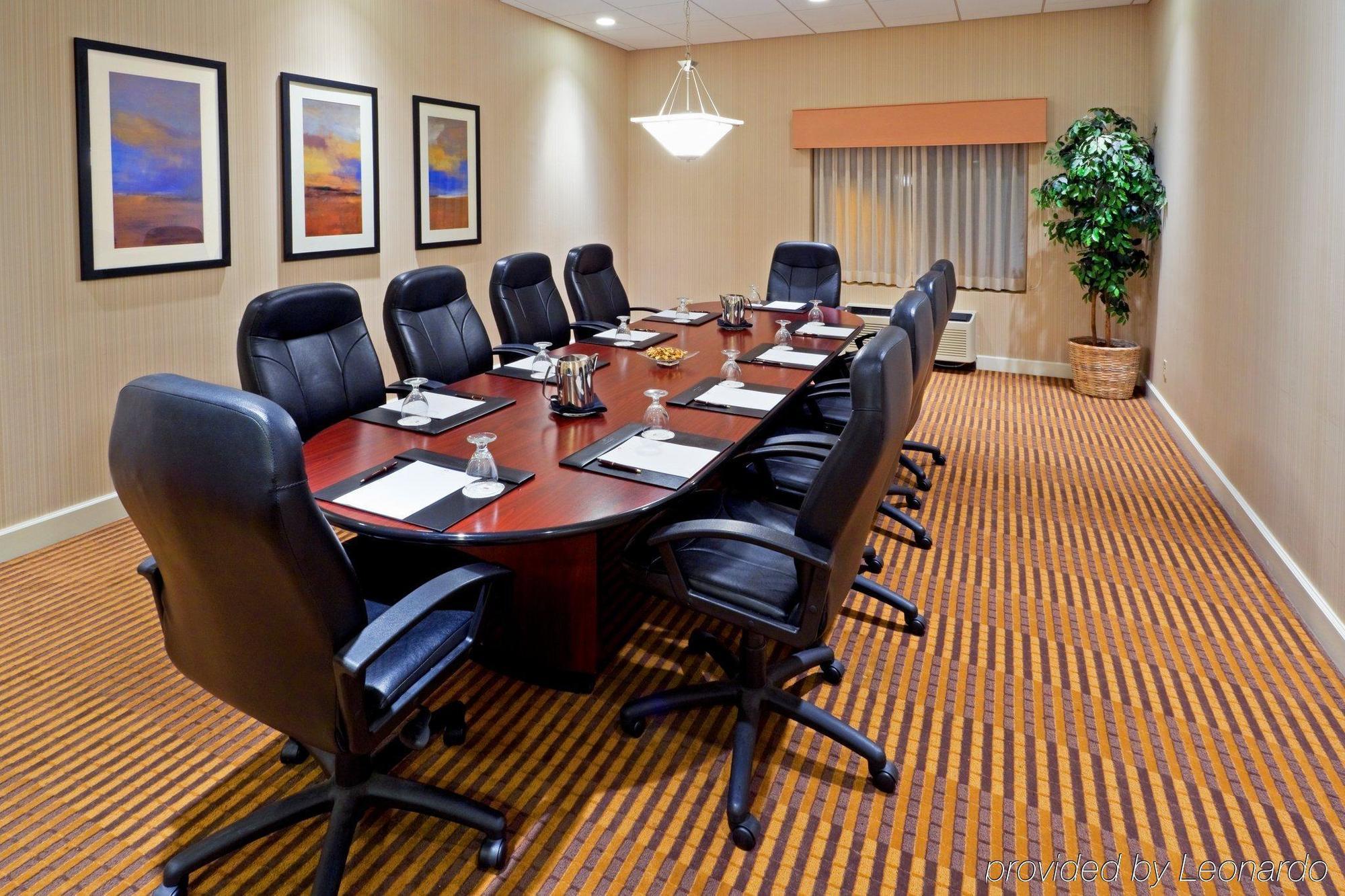 Ramada Plaza By Wyndham Cranbury/S Brunswick Hotel & Conf Ctr Jamesburg Facilities photo